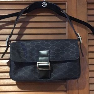 Black small shoulder bag